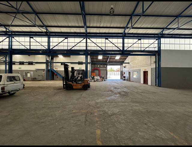 1,635M² FACTORY TO LET IN BEACONVALE
